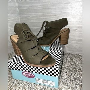 Soda green tie up strappy wedges size 7.5